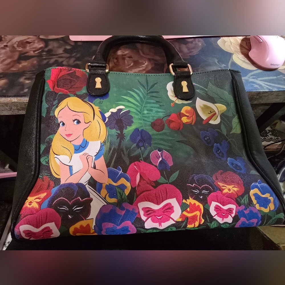 Alice In Wonderand Purse (RARE) - Picture 2 of 13